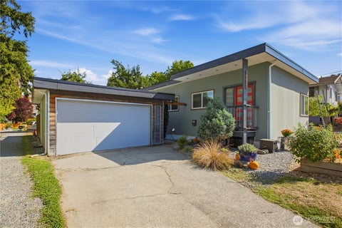 Photo of 9712 57th Avenue S, Seattle, WA 98118 (MLS # 2585345)