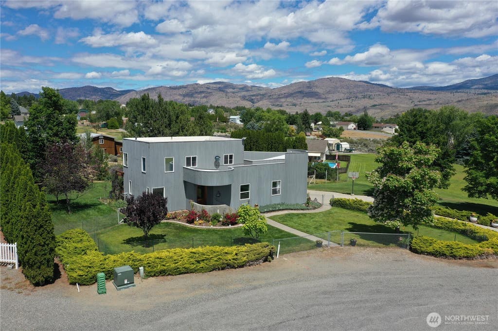 Photo of 36 River Overlook Street, Omak, WA 98841 (MLS # 2538802)
