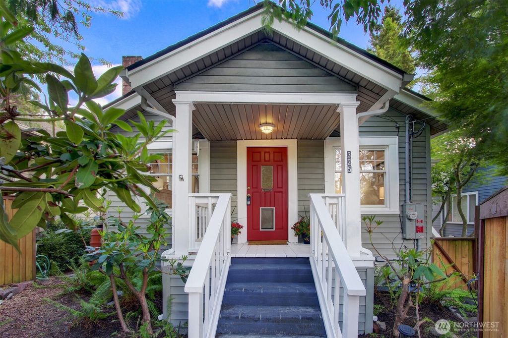 Photo of 325 NW 80th Street, Seattle, WA 98117 (MLS # 2378967)