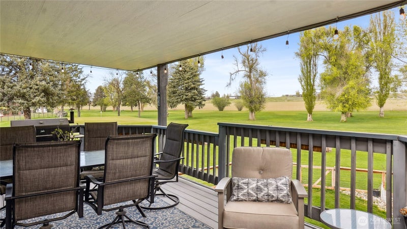 863 S Meadowlark Lane