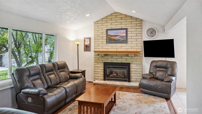 863 S Meadowlark Lane