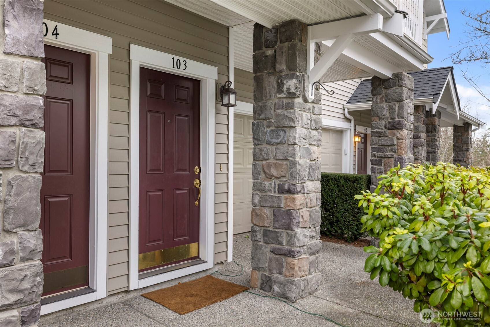 1601 NE Katsura Street 103