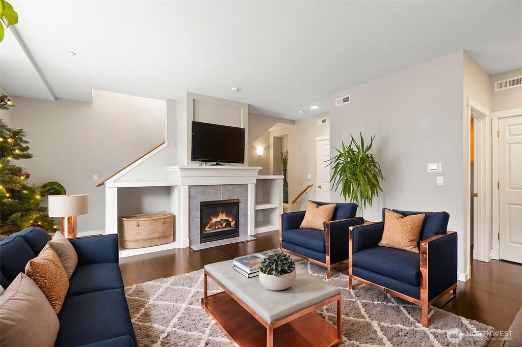 Photo of 1601 NE Katsura Street #103, Issaquah, WA 98029 (MLS # 2461741)