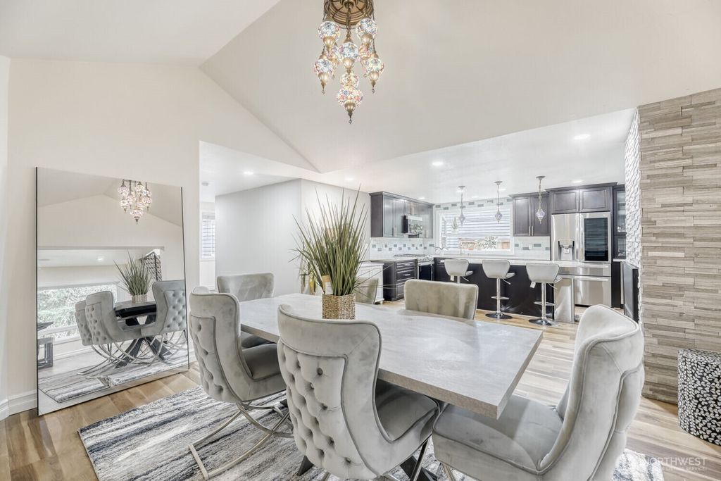 Photo of 11850 NE 105th Lane, Kirkland, WA 98033 (MLS # 2494425)