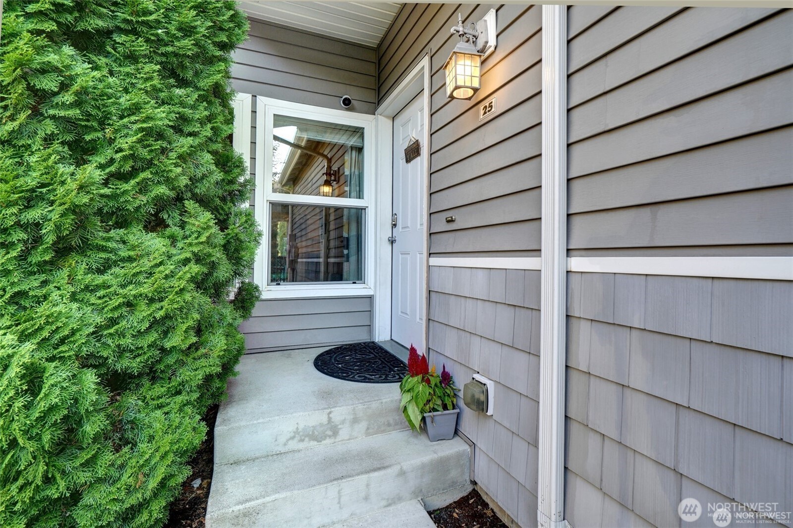 617 7th Street SE 25