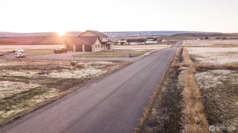 7 Green Canyon Lane