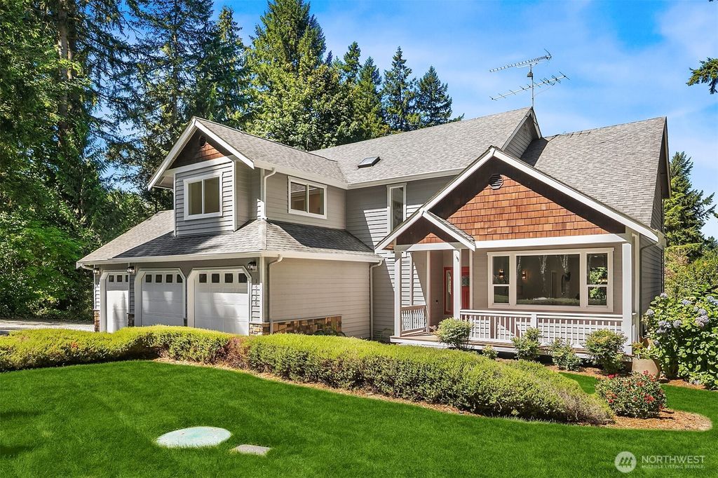 Photo of 16520 NE 180th Place, Woodinville, WA 98072 (MLS # 2416606)