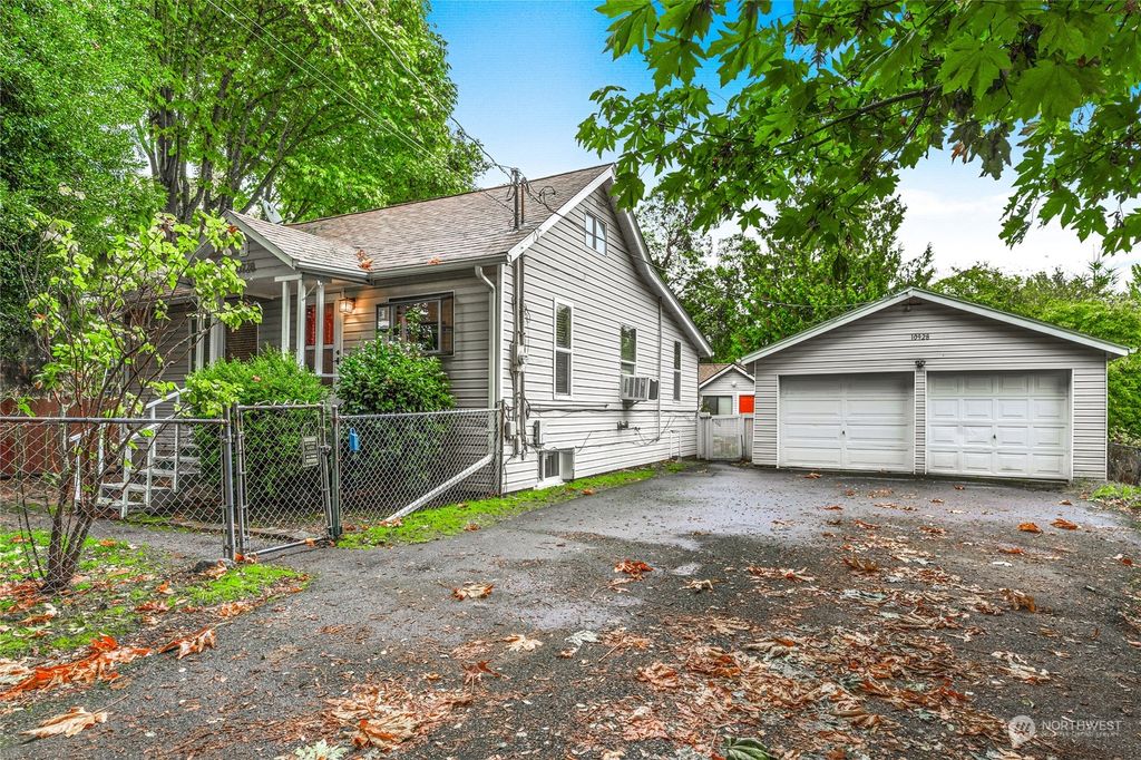 Photo of 10928 26th Avenue SW, Seattle, WA 98146 (MLS # 2309606)
