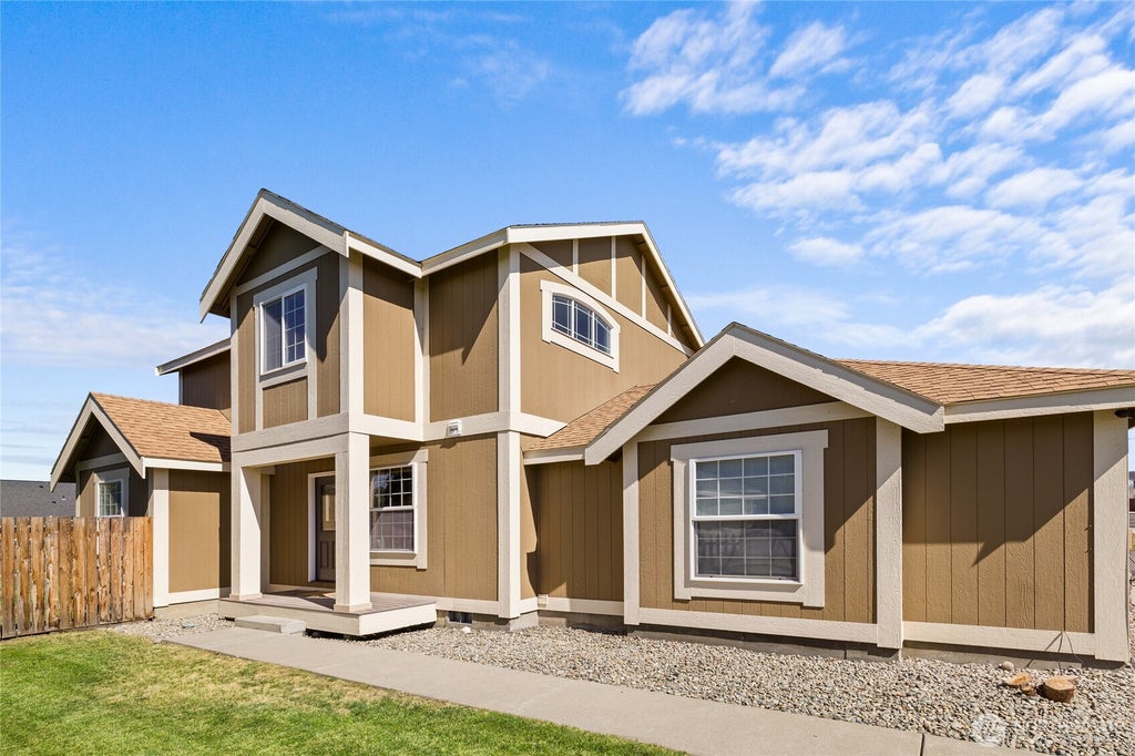 Photo of 2417 N Water Street, Ellensburg, WA 98926 (MLS # 2550295)