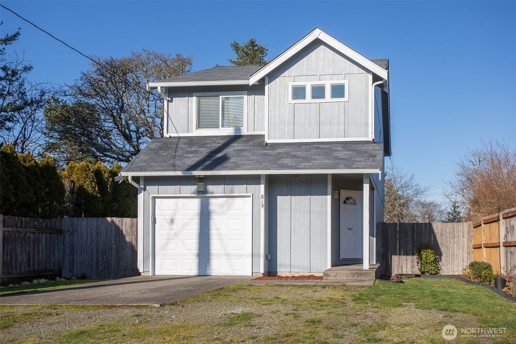 Photo of 819 134th Street S, Tacoma, WA 98444 (MLS # 2469922)