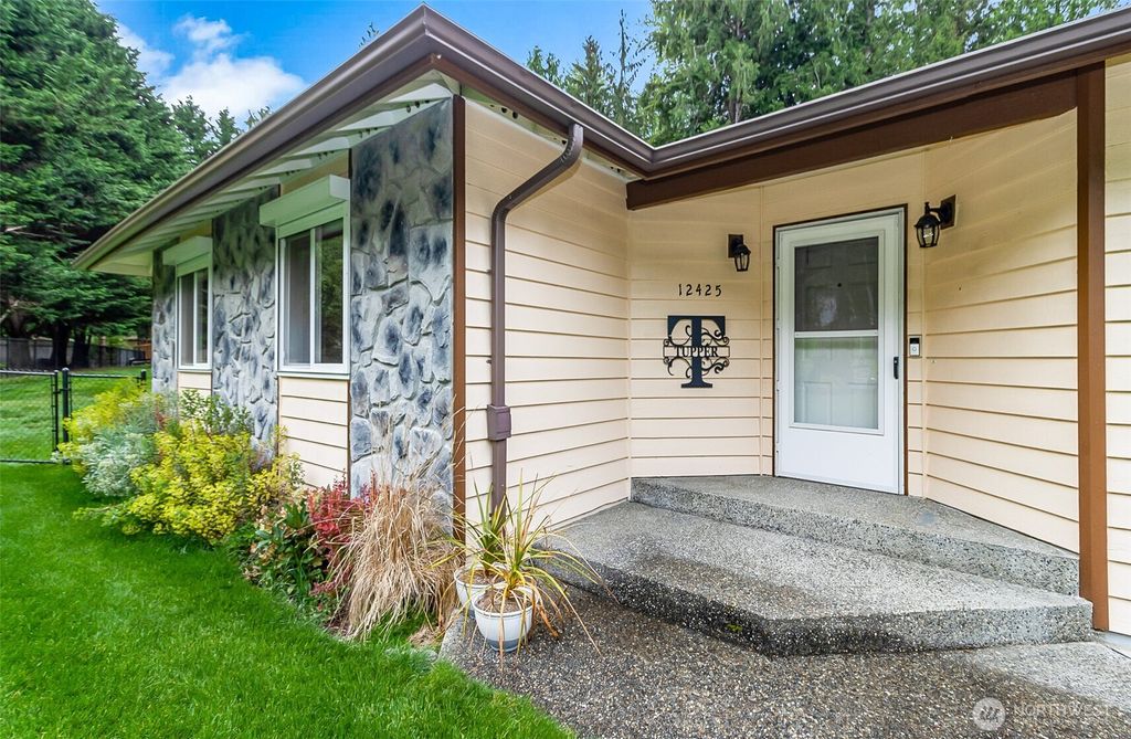 Photo of 12425 182nd Ave SE Ave, Snohomish, WA 98290 (MLS # 2375909)