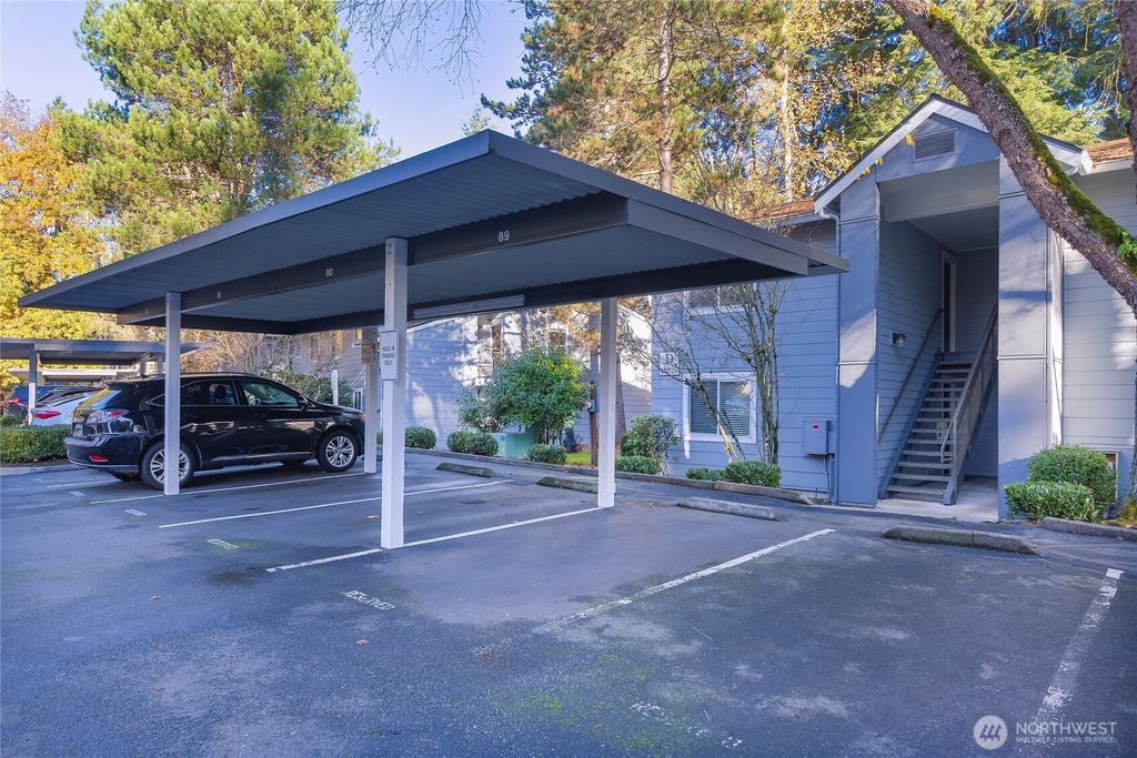 Photo of 10026 NE 127th Place Pl #D117, Kirkland, WA 98034 (MLS # 2457485)