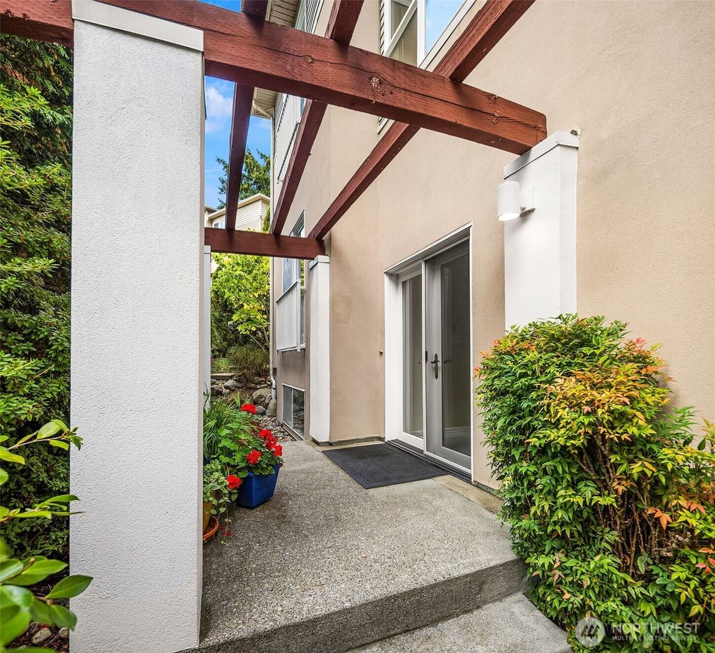 Photo of 2753 124th Avenue SE, Bellevue, WA 98005 (MLS # 2441173)