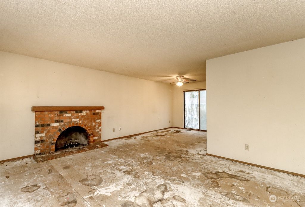 Photo of 2806 SW 340th Place, Federal Way, WA 98023 (MLS # 2308994)