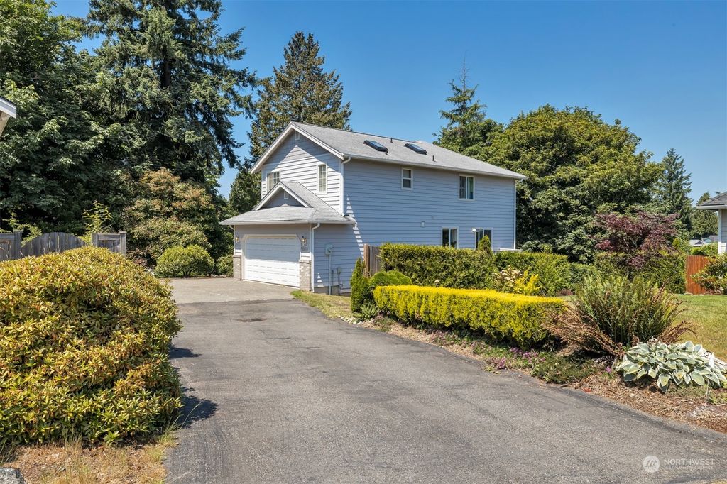 Photo of 29317 19th Place S, Federal Way, WA 98003 (MLS # 2133108)