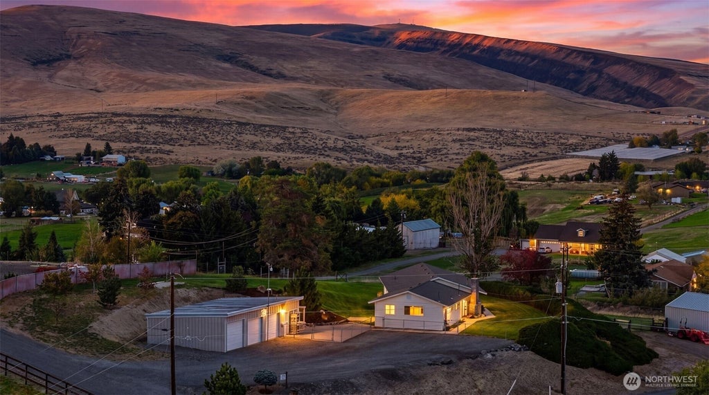 Photo of 3670 N Wenas RD, Selah, WA 98942 (MLS # 2591629)