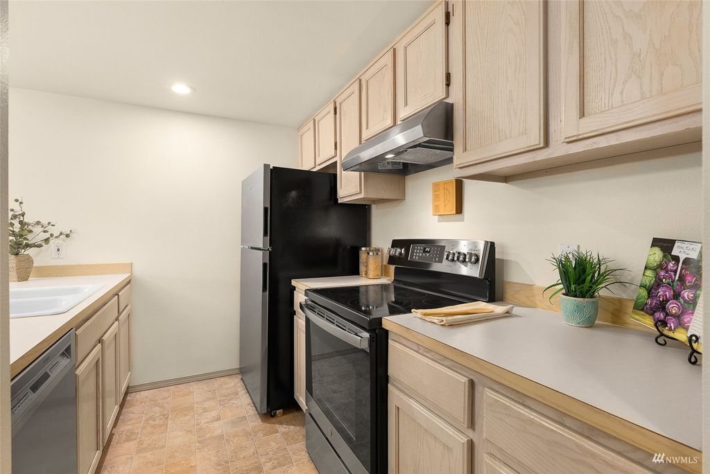 Photo of 11532 15th Avenue NE #202, Seattle, WA 98125 (MLS # 1987158)