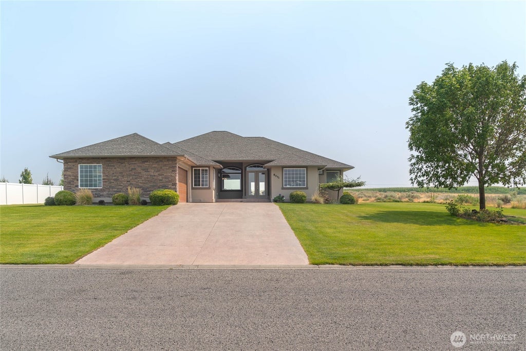 Photo of 8071 Dune Lake Road SE, Moses Lake, WA 98837 (MLS # 2567288)