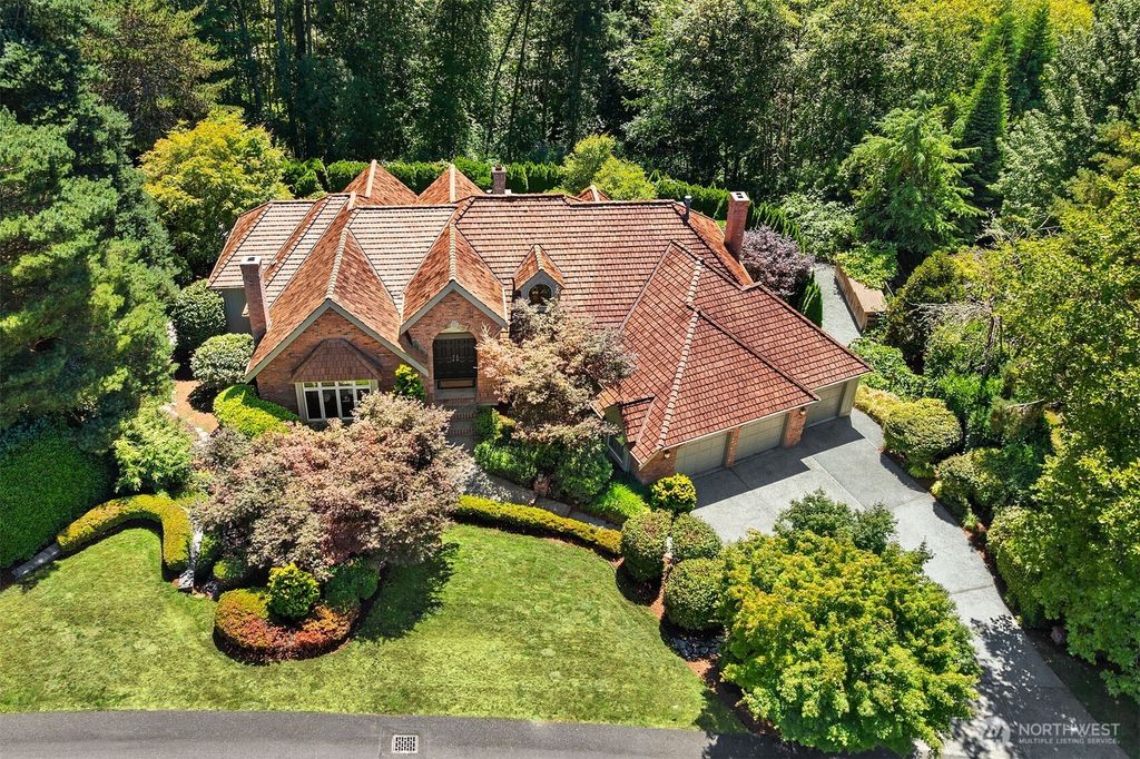 Photo of 23219 SE 47th Street, Sammamish, WA 98075 (MLS # 2414082)