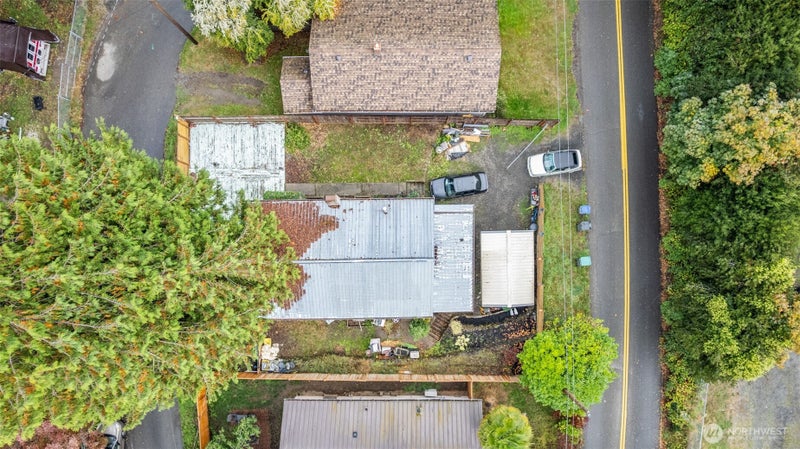 1282 Retsil Road E