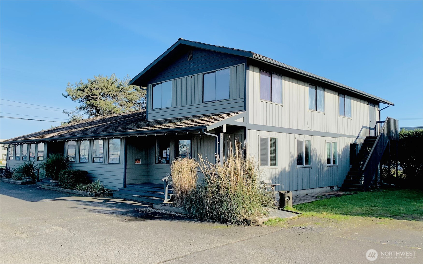 711 Point Brown Avenue NW