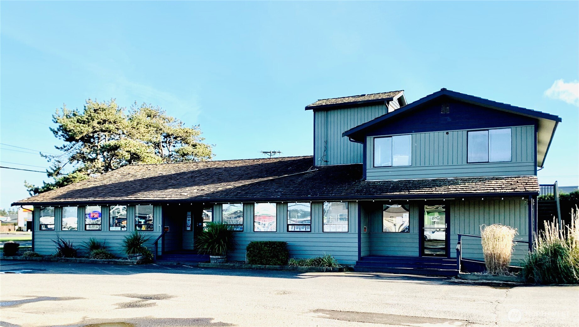 711 Point Brown Avenue NW