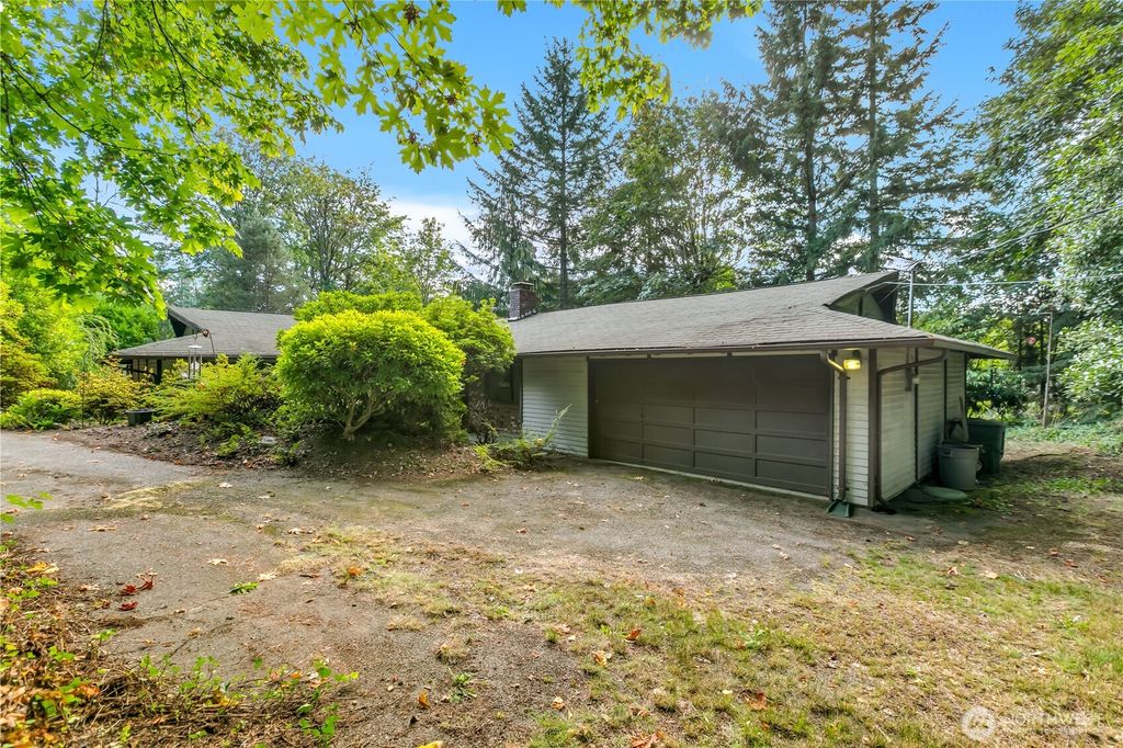 Photo of 13609 178th Avenue SE, Renton, WA 98059 (MLS # 2432821)