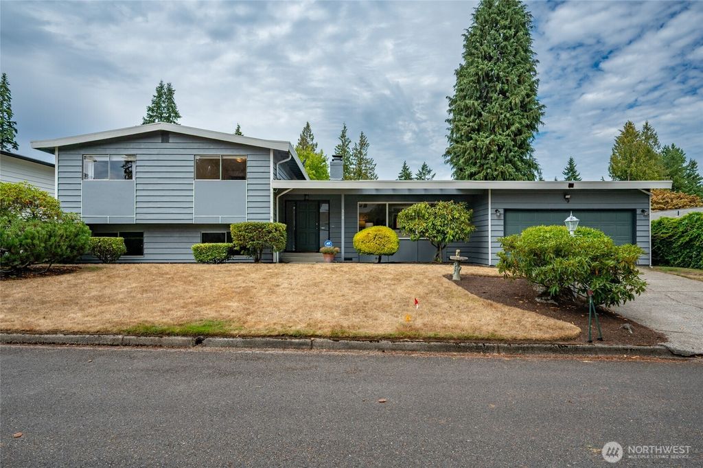 Photo of 510 NW 201st Place, Shoreline, WA 98177 (MLS # 2420504)
