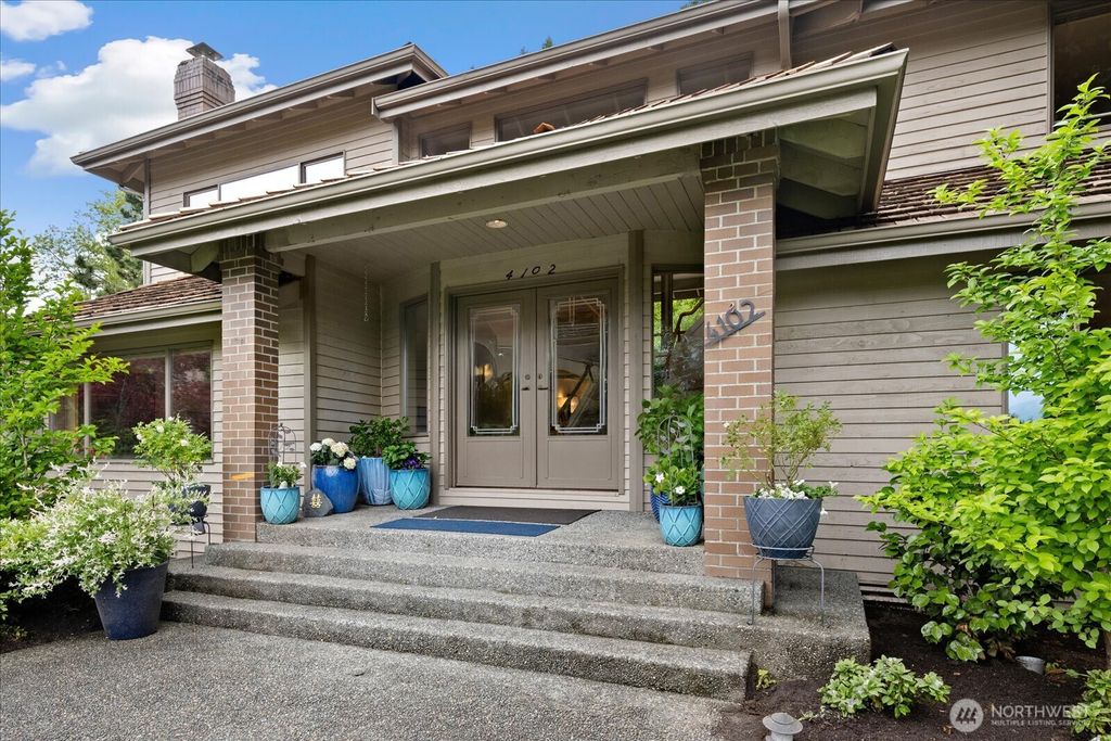 Photo of 4102 205th Avenue SE, Sammamish, WA 98075 (MLS # 2377491)