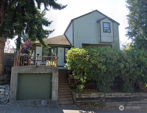 Photo of 6556 16th Avenue NE, Seattle, WA 98115 (MLS # 2462913)