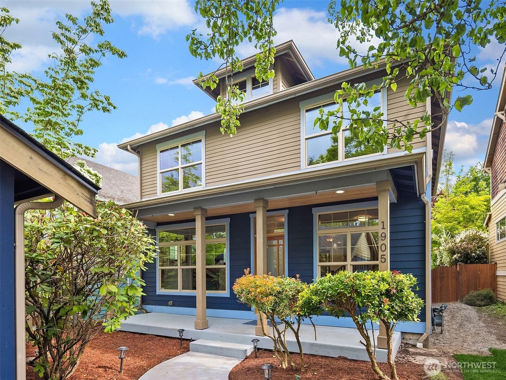 Photo of 1905 NE 125th Street, Seattle, WA 98125 (MLS # 2566454)