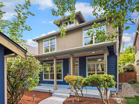 Photo of 1905 NE 125th Street, Seattle, WA 98125 (MLS # 2566454)