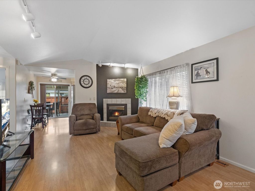 Photo of 17514 Spring Lane Avenue, Marysville, WA 98271 (MLS # 2532066)