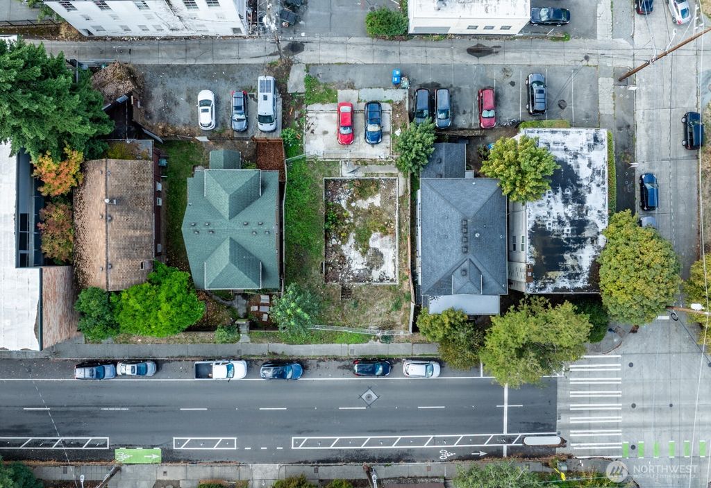 Photo of 5045 11th Avenue NE, Seattle, WA 98105 (MLS # 2475146)