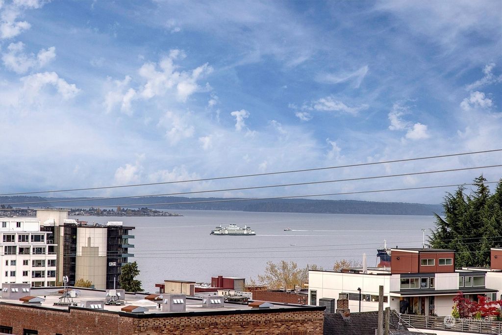 Photo of 912 3rd Avenue W #302, Seattle, WA 98119 (MLS # 2307055)