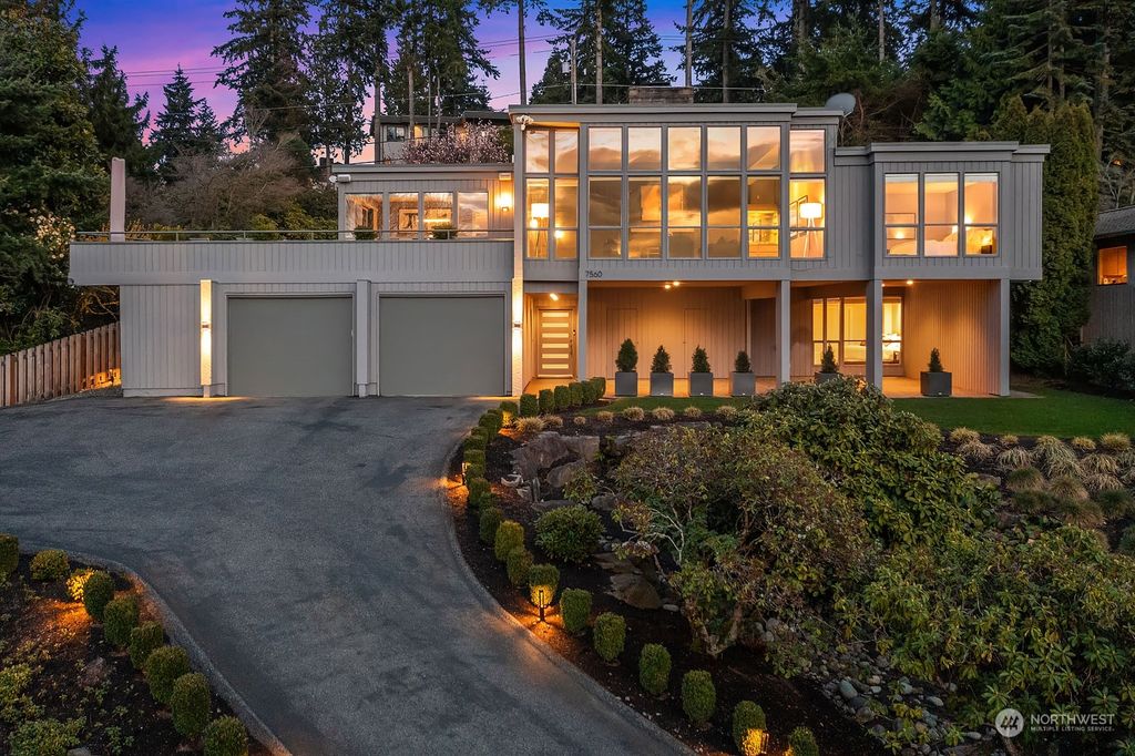 Photo of 7560 SE 71st Street, Mercer Island, WA 98040 (MLS # 2052612)