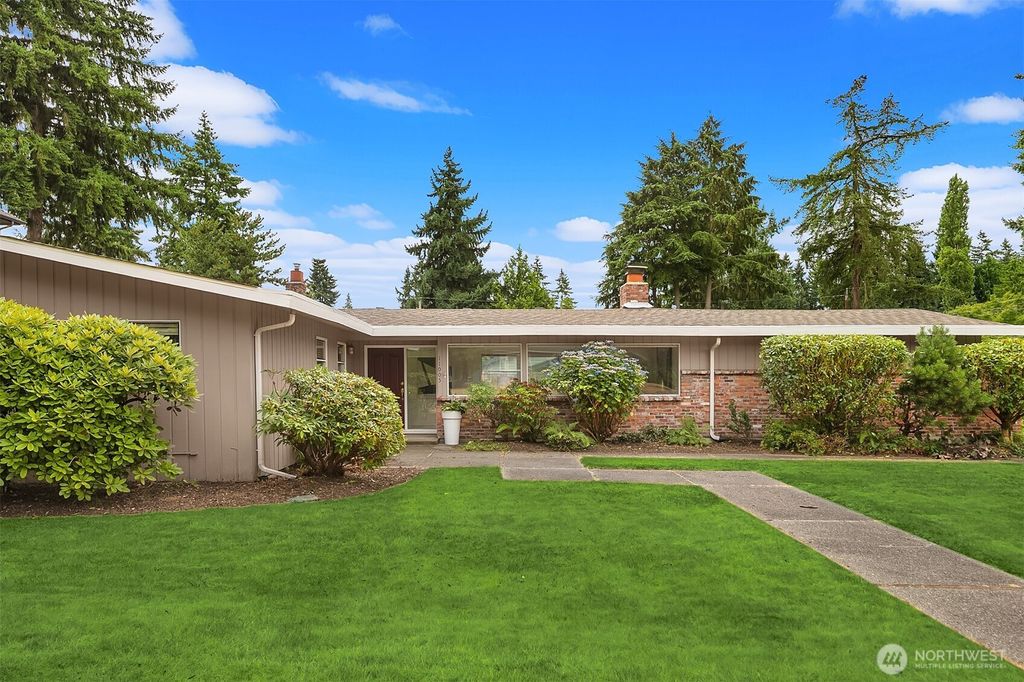 Photo of 11005 SE 28th Place, Bellevue, WA 98004 (MLS # 2400332)