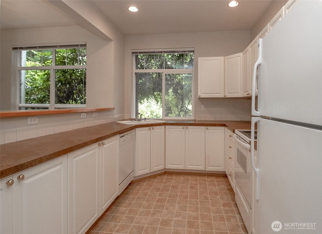 Photo of 12712 Admiralty Way Way #F106, Everett, WA 98204 (MLS # 2399073)