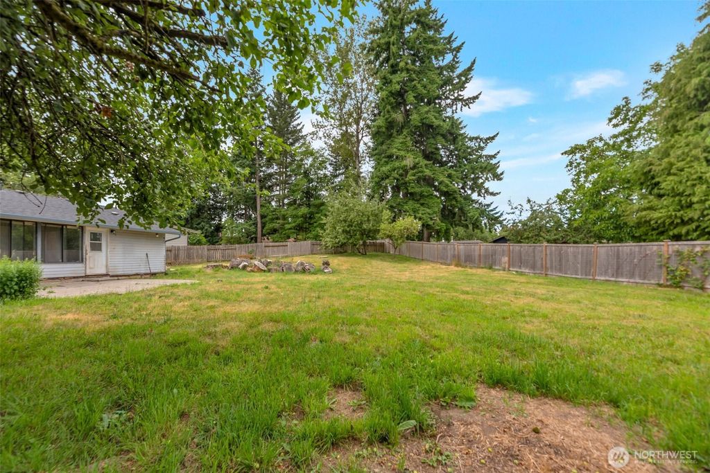 Photo of 33004 26th Place SW, Federal Way, WA 98023 (MLS # 2397945)