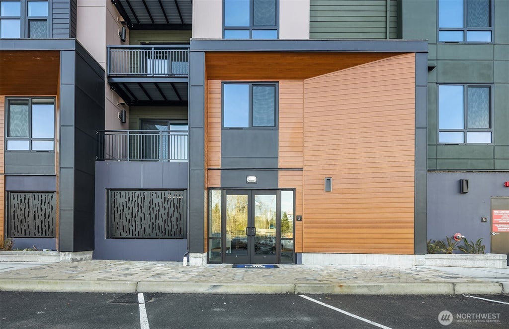 Photo of 6949 NE 184th Lane #309, Kenmore, WA 98028 (MLS # 2575964)