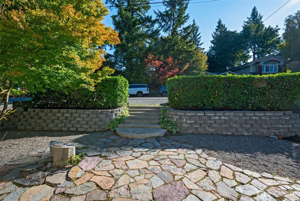 Photo of 3911 88TH Avenue SE, Mercer Island, WA 98040 (MLS # 2434125)
