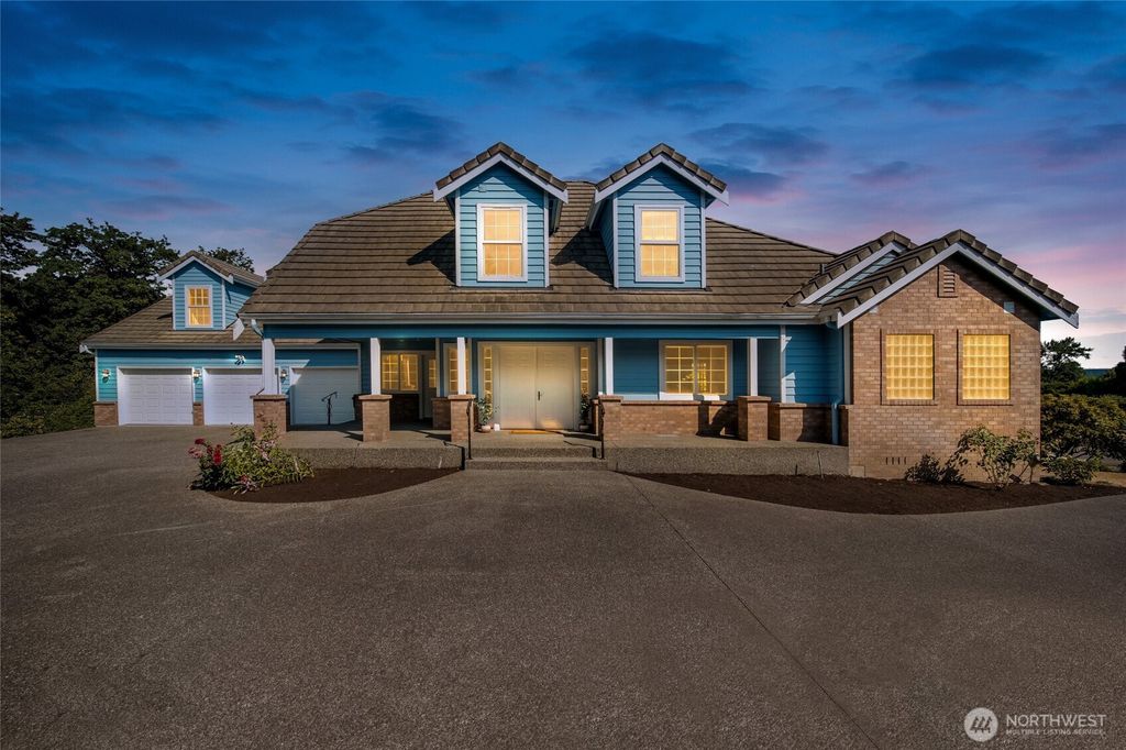 Photo of 10105 149th Street SE, Snohomish, WA 98296 (MLS # 2418367)