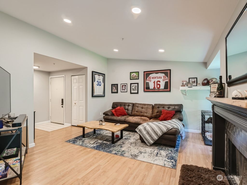 Photo of 11002 SE Petrovitsky Road #G304, Renton, WA 98055 (MLS # 2072551)