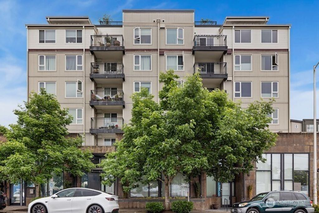 Photo of 12334 31st Avenue NE #305, Seattle, WA 98125 (MLS # 2358267)