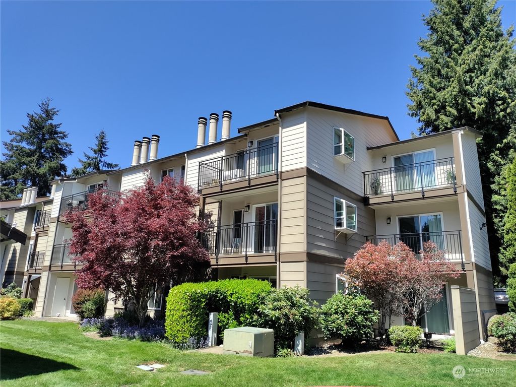 Photo of 12933 127 Drive NE #F201, Kirkland, WA 98034 (MLS # 2065192)