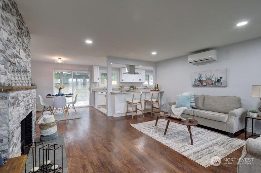 Photo of 16902 31st Avenue S, SeaTac, WA 98188 (MLS # 2031497)