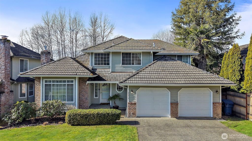 Photo of 23915 135th Pl SE Pl, Kent, WA 98042 (MLS # 2481768)