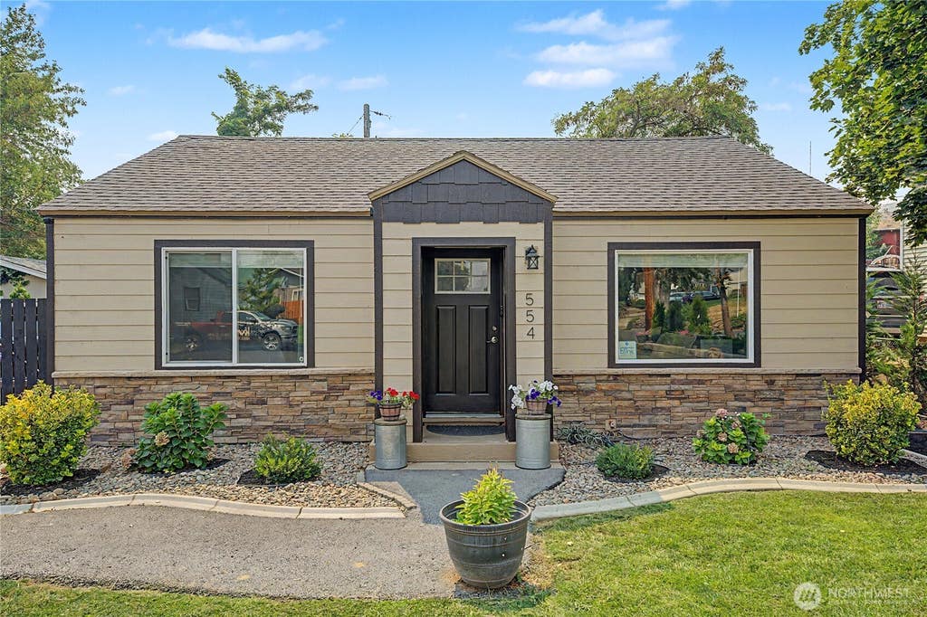 Photo of 554 SW 3rd Avenue, Ephrata, WA 98823 (MLS # 2568195)