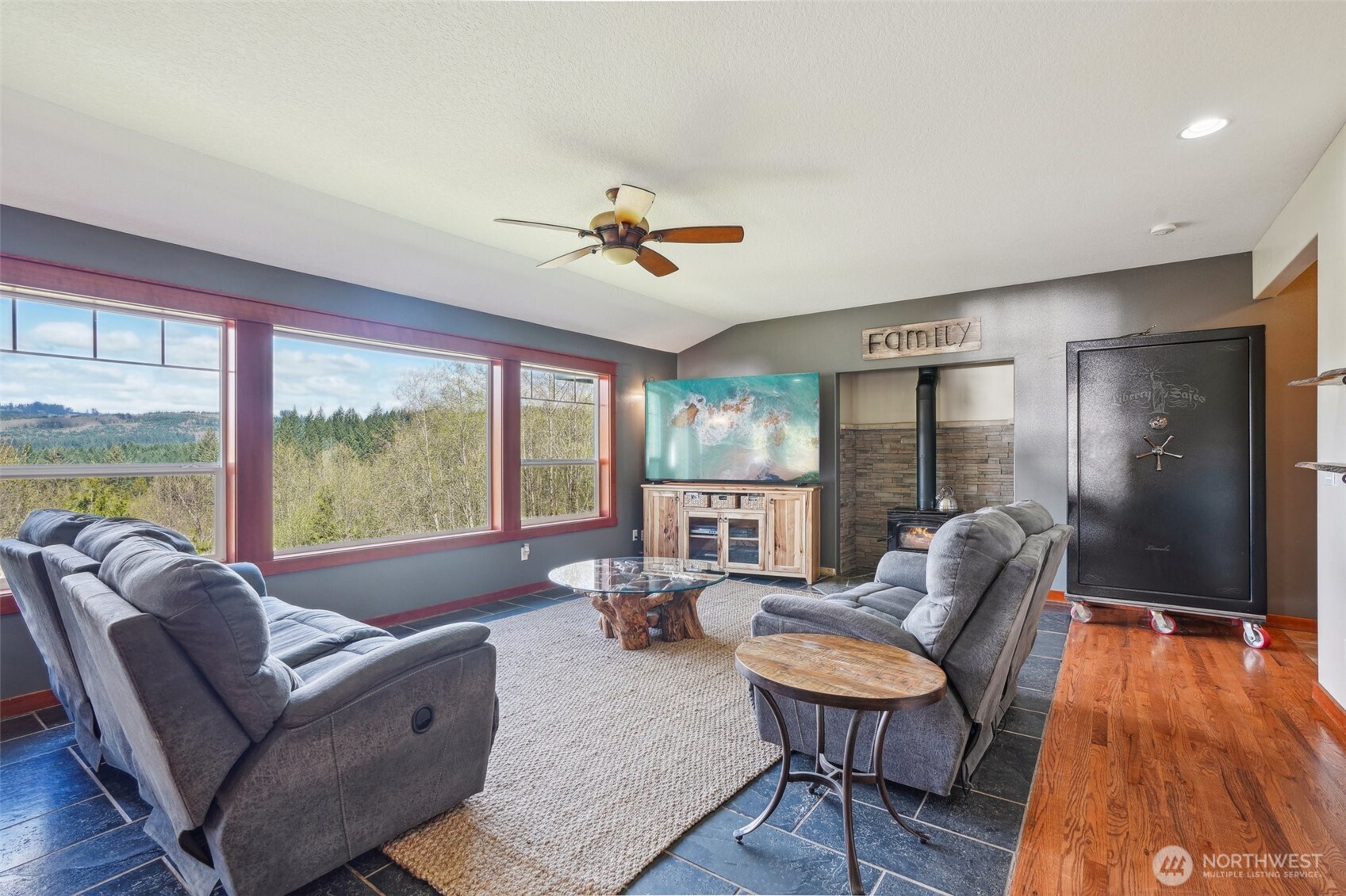 14900 NE Critter Hill Drive