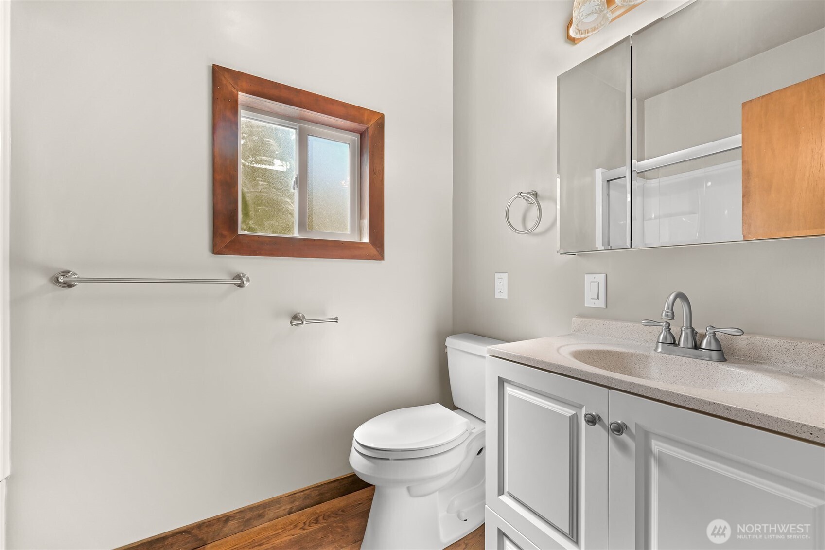 Bellingham, Washington 98225, United States, 2 Bedrooms Bedrooms, ,1 BathroomBathrooms,Residential,Pending,195666